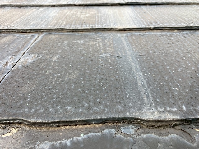 屋根材の縁切り部